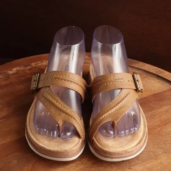 Clarks Brown Leather Sandals with Moccasin Stitching - Picture 2 of 15